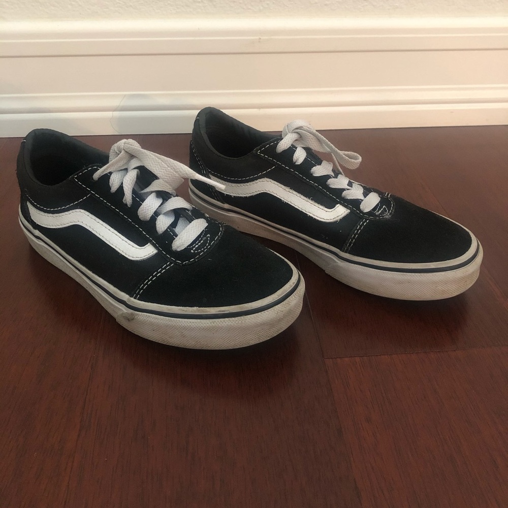 Vans Old Skool Youth Size 2 Black and White